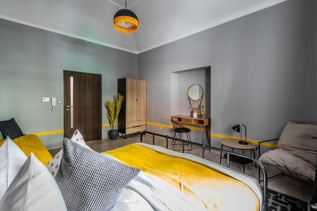 Апартаменты Stylish Close To Eden Garden