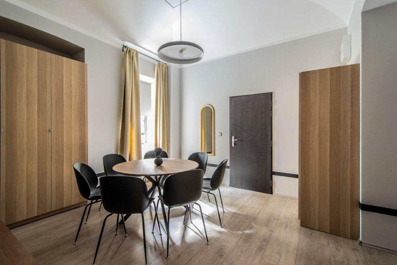 Апартаменты Stylish Close To Eden Garden Прага